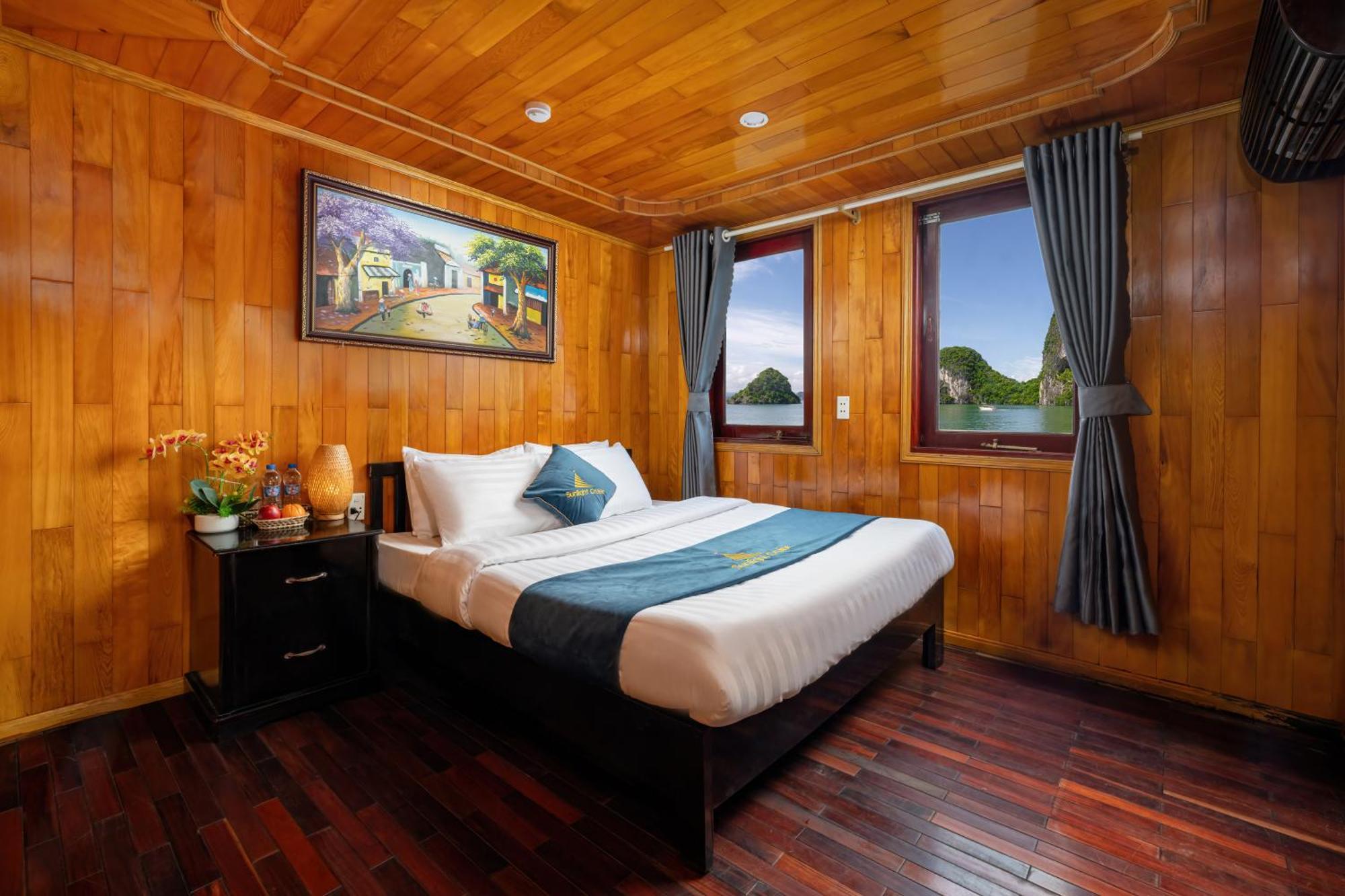 Sunlight Boutique Cruise 69 Bateau-hôtel 4*